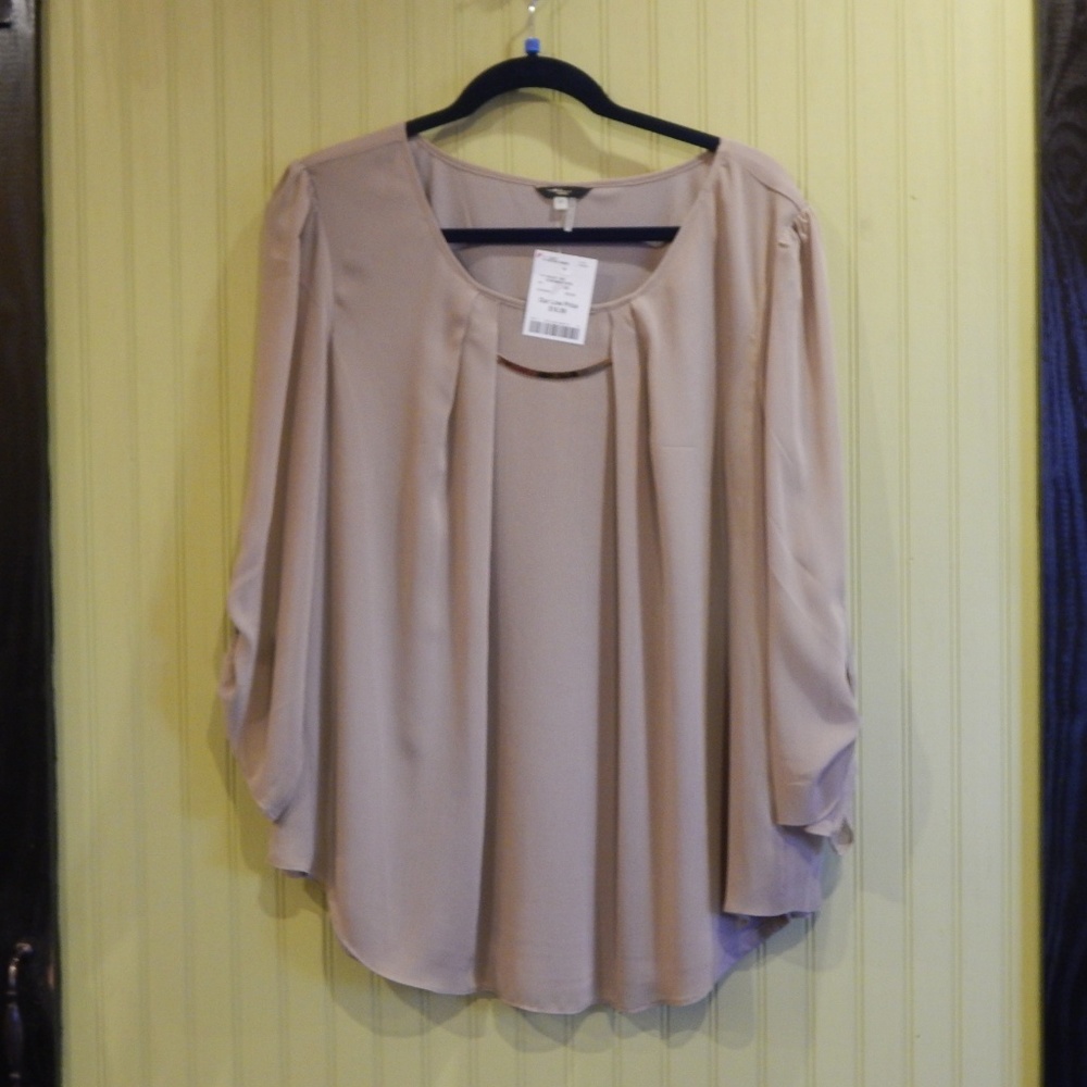 NWT Milan Woman Tan Blouse w/Gold Neck Accessory